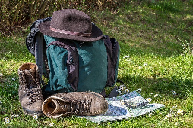 how-to-pack-for-a-long-distance-walk-essential-list-for-hikers